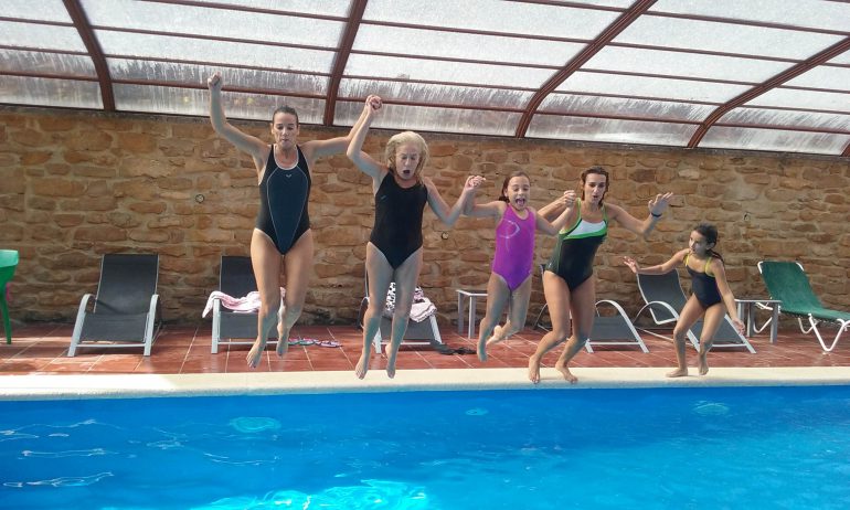 Casa rural Haritzalotz, piscina :: Agroturismo en Navarra