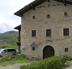 Exterior de casa rural Etxeberria, Oskoz :: Agroturismos en Navarra