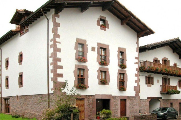 Casa rural Ballenea, Erratzu, valle de Baztan :: Agroturismo en Navarra